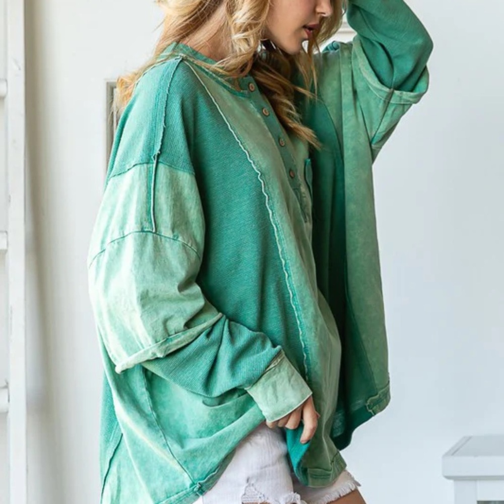 003 💕 Oli & Hali Henley Top - Picture 6 of 7
